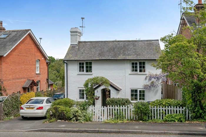3 Bedroom Detached House For Sale In Barley Hill, Dunbridge, Romsey, Hampshire, SO51