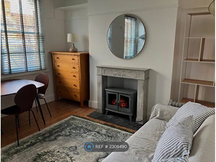 1 Bedroom Flat To Rent In St. John's Villas, London, N19