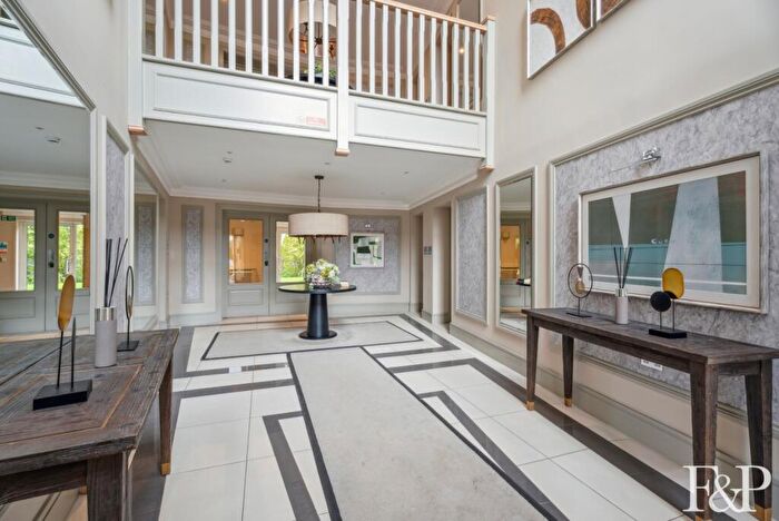 2 Bedroom Apartment For Sale In Kingswood, Ascot, SL5