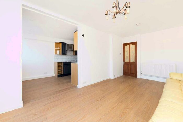 2 Bedroom Flat To Rent In Hertford Road, London, N1