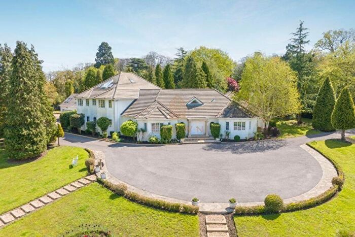 8 Bedroom Detached House For Sale In Fan Court, Longcross, KT16