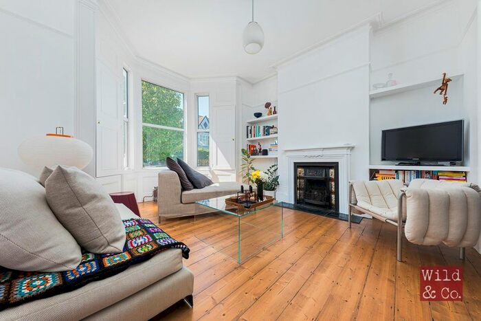 3 Bedroom Flat To Rent In Brooke Road, London, E5