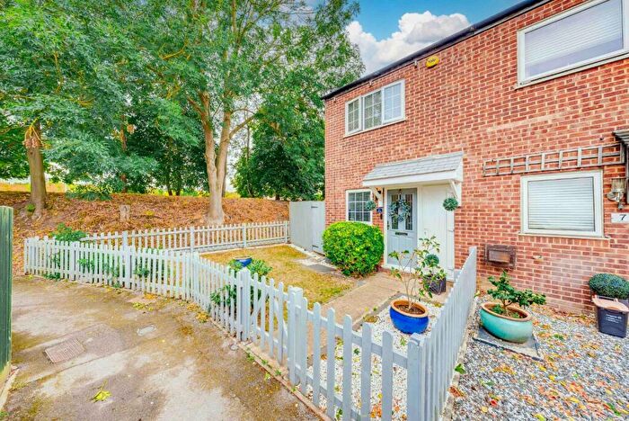 2 Bedroom End Of Terrace House For Sale In Kilndown, Gravesend, Kent, DA12