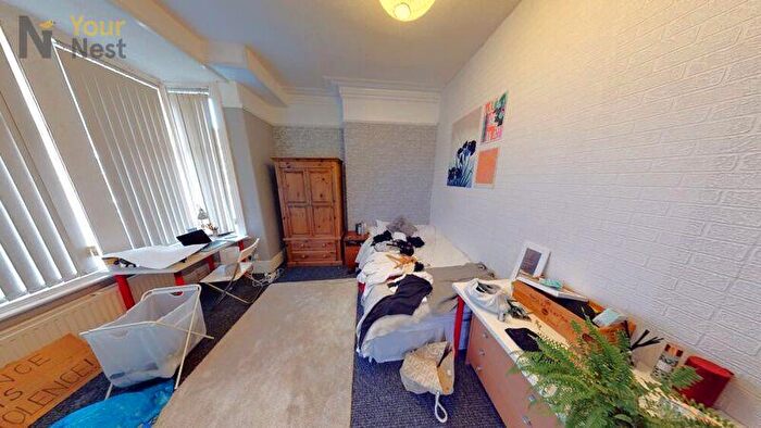 10 Bedroom Terraced House To Rent In Manor Terrace, Hyde Park, Leeds, LS6