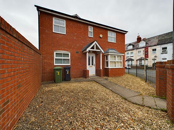 3 Bedroom End Of Terrace House To Rent In Kernal Road, Whitecross, Hereford, HR4