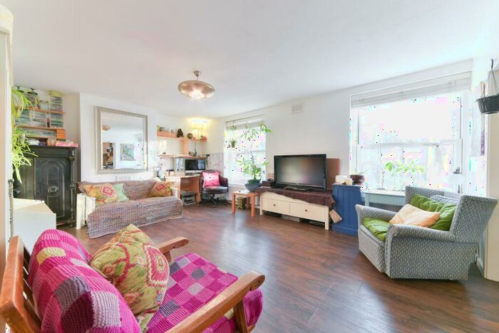 1 Bedroom House To Rent In Vauxhall Walk, London, SE11