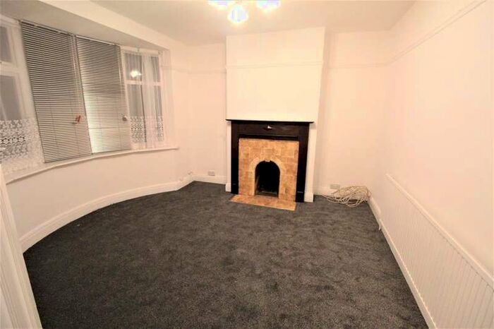 3 Bedroom Terraced House To Rent In Finchley Road, Grays, RM17