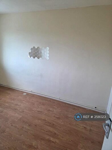 3 Bedroom Maisonette To Rent In Sewell Road, London, SE2