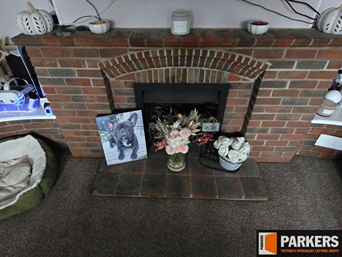 2 Bedroom Detached House To Rent In Hammonds Green, Totton, SO40