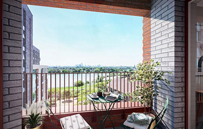 2 Bedroom Flat For Sale In Seven Sisters Road, Hackney, N4