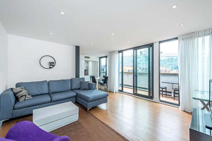 2 Bedroom Apartment To Rent In Flat, Godolus House, Commercial Street, London, E1