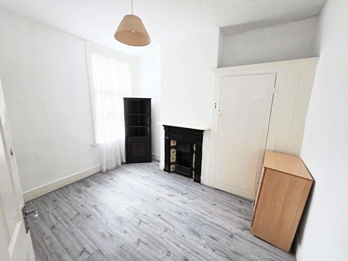 4 Bedroom Terraced House To Rent In Sheringham Avenue, Manor Park, Newham, London, E12