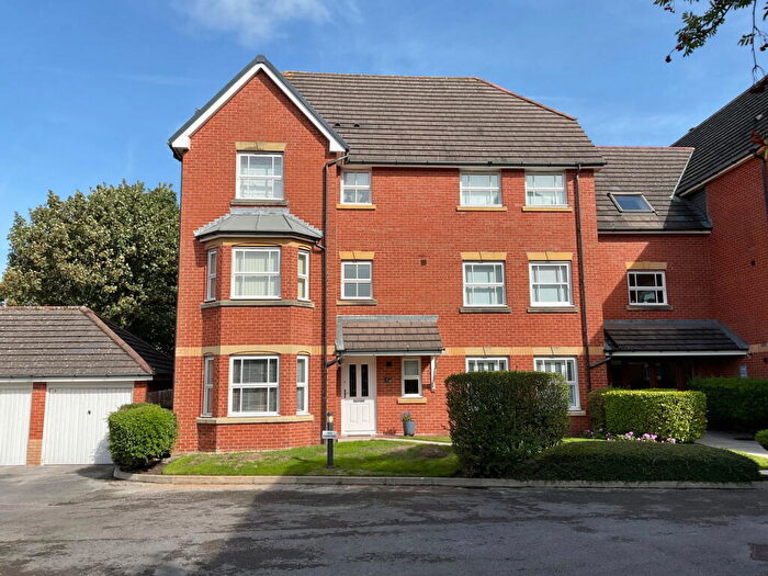 2 Bedroom Apartment For Sale In Trafalgar Road, Birkdale, Southport, PR8