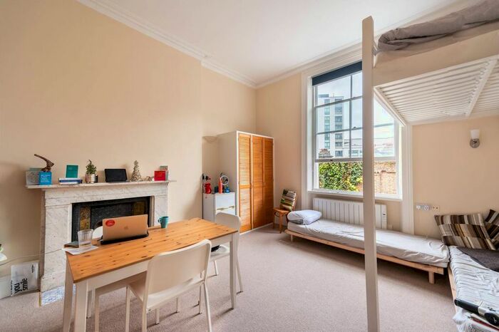 Studio To Rent In Upper Addison Gardens, Holland Park, London, W14