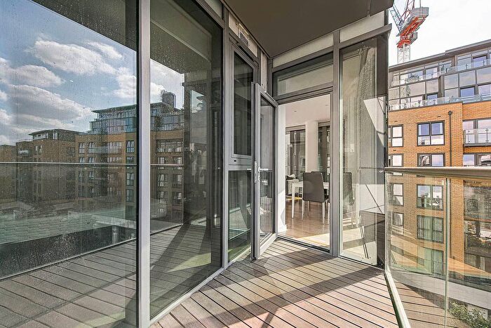 2 Bedroom Flat To Rent In Eastfields Avenue, Putney, London, SW18