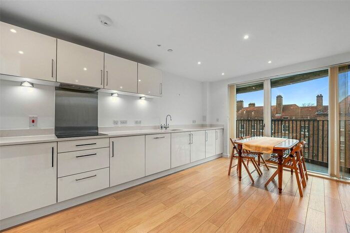 1 Bedroom Flat To Rent In Atkins Square, London, E8