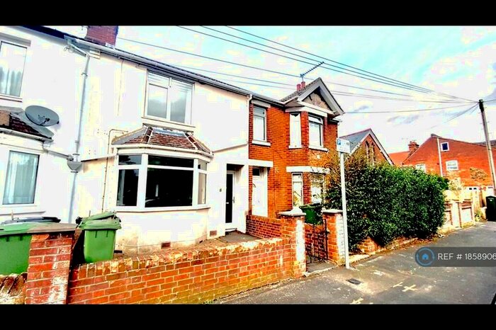 3 Bedroom Terraced House To Rent In Northlands Road, Eastleigh, SO50