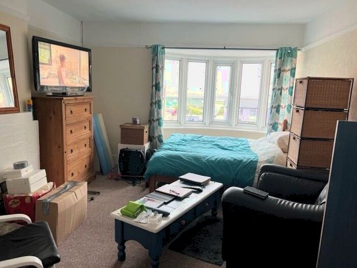 1 Bedroom Flat To Rent In John Street, Porthcawl, CF36