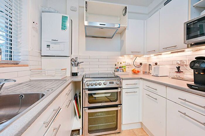 Studio To Rent In Deans Close, Grove Park, London, W4