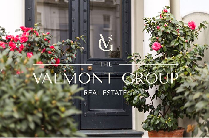 2 Bedroom Flat To Rent In Regents Park Road, London, NW1