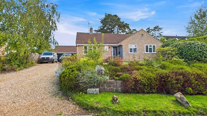 2 Bedroom Bungalow For Sale In Barden, Whitehall, South Petherton, TA13