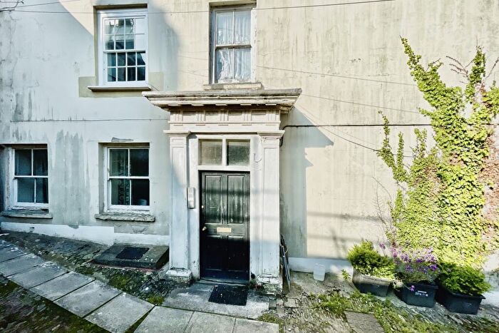 1 Bedroom Apartment To Rent In Fore Street, Tiverton, EX16