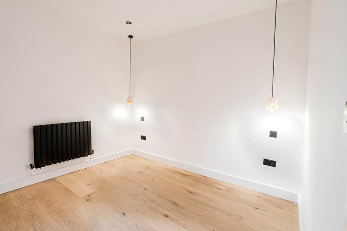 2 Bedroom Flat For Sale In Ellesmere Street, Manchester, M15