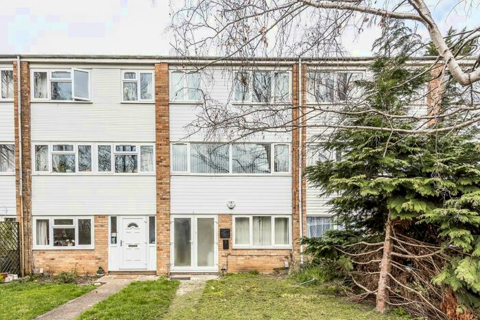 3 Bedroom Maisonette To Rent In Salford Road, &#; Deposit Available, OX3