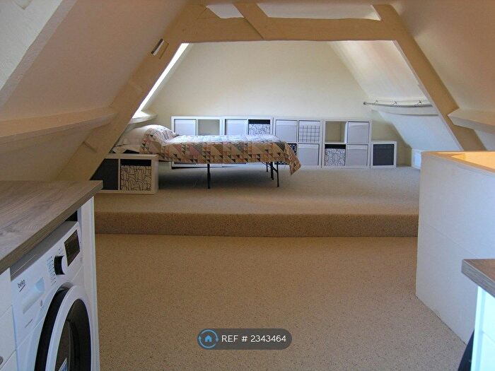 Studio To Rent In High Street Highworth, Highworth, SN6