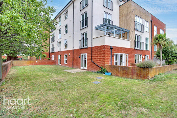 2 Bedroom Apartment For Sale In Bambridge Court, Maidstone, ME14