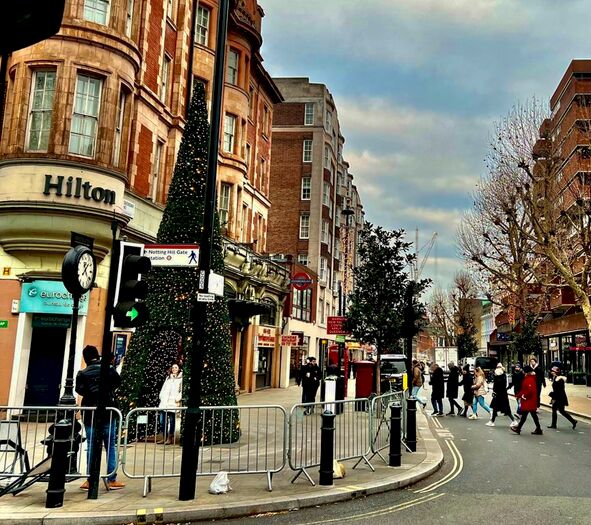 3 Bedroom Flat To Rent In Queensway, London, W2