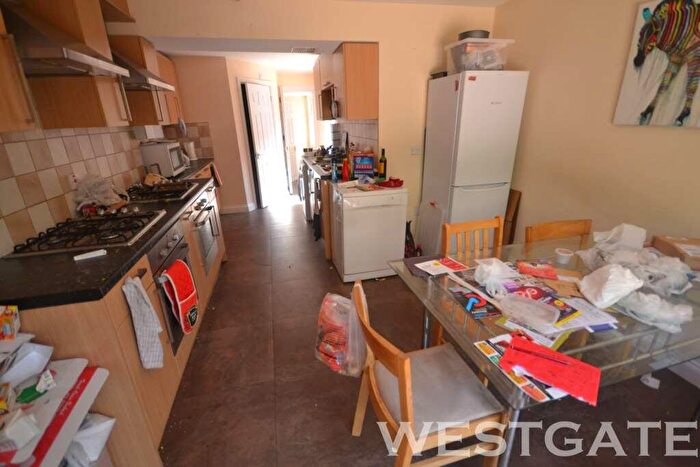 8 Bedroom Terraced House To Rent In Donnington Road, Reading, RG1