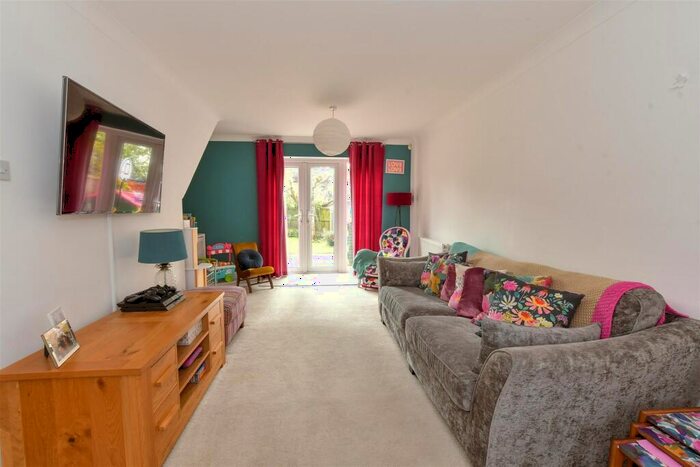 4 Bedroom Detached House For Sale In Honington Close, Wickford, Essex, SS11