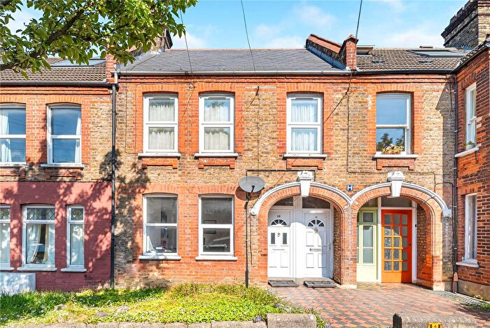 2 Bedroom Flat For Sale In Wetherden Street, Walthamstow, London, E17