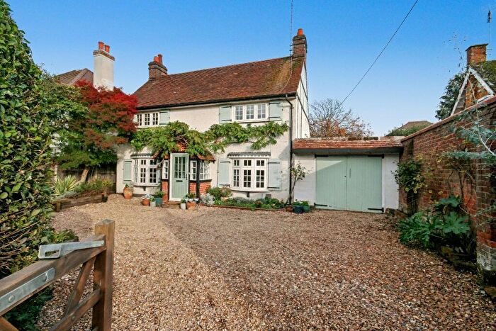 4 Bedroom Detached House For Sale In Green Lane, Farnham Common, SL2
