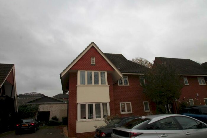2 Bedroom Flat To Rent In Union Street, Bedford, Bedfordshire, MK40