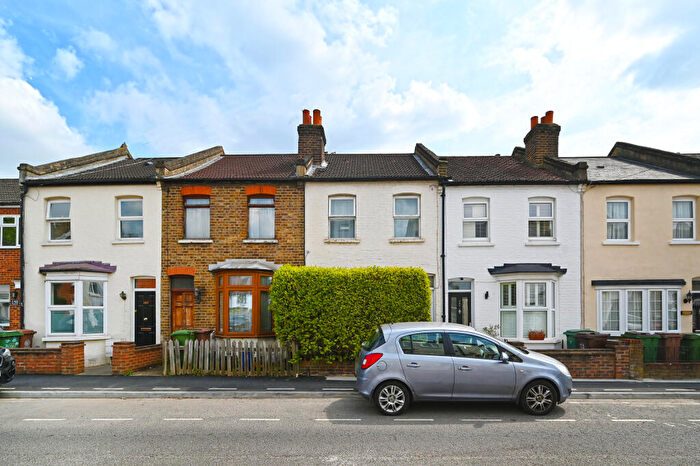 2 Bedroom Terraced House For Sale In Longfellow Road, Worcester Park, Surrey, KT4