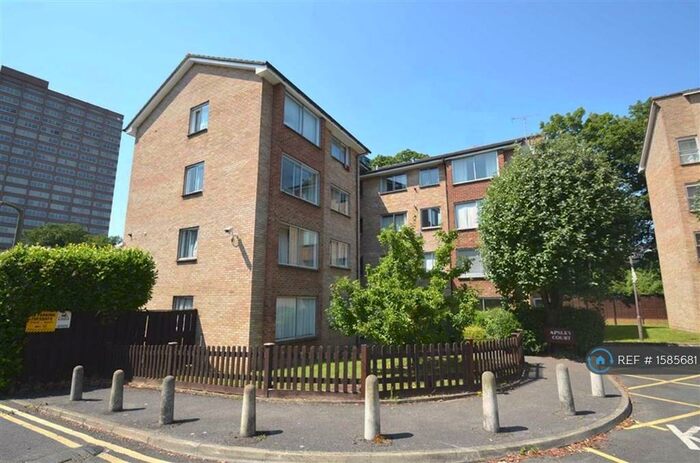 2 Bedroom Flat To Rent In Apsley Court, Sutton, SM2