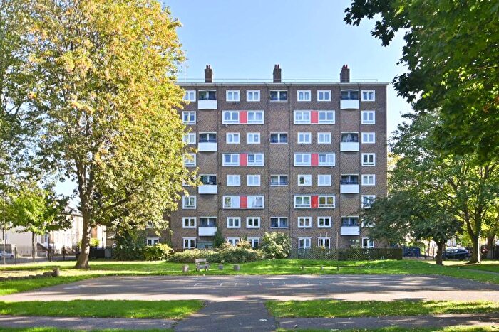 2 Bedroom Flat For Sale In Rotherfield Street, East Canonbury, London, N1