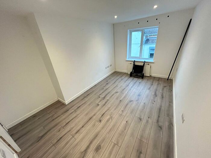 1 Bedroom Flat To Rent In Whitsed Street, Eastfield, Peterborough, PE1