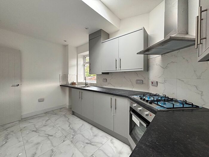 3 Bedroom Property To Rent In Bankfield Road, Tipton, DY4