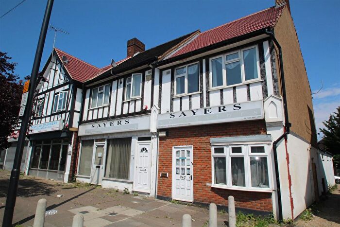 1 Bedroom Maisonette To Rent In High Road, Harrow Weald, Harrow, HA3