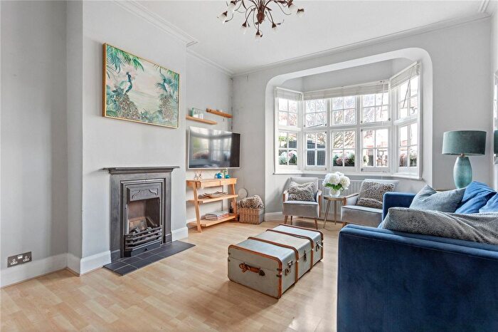 4 Bedroom End Terrace House For Sale In Robinson Road, London, SW17