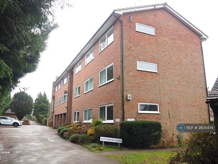 3 Bedroom Flat To Rent In Levylsdene, Guildford, GU1