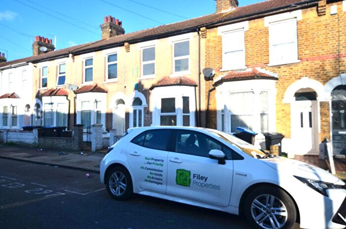 3 Bedroom Terraced House To Rent In Lopen Road, Edmonton, N18