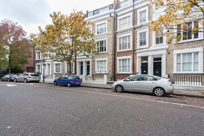2 Bedroom Flat To Rent In Kempsford Gardens, Earls Court, London, SW5