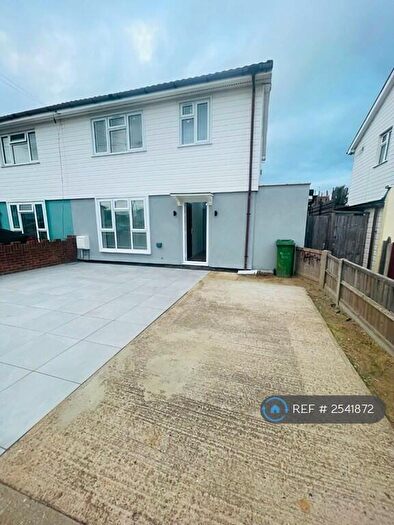 4 Bedroom Semi-Detached House To Rent In Wellington Drive, Dagenham, RM10