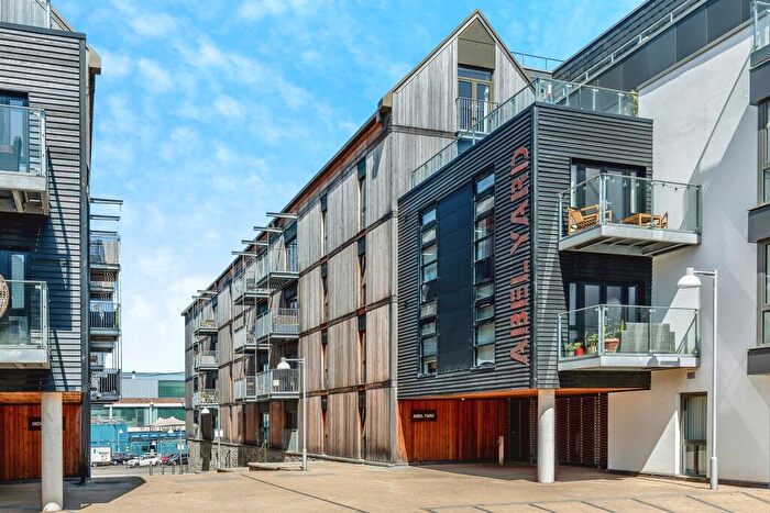 2 Bedroom Apartment For Sale In Rope Walk, Bristol, BS1