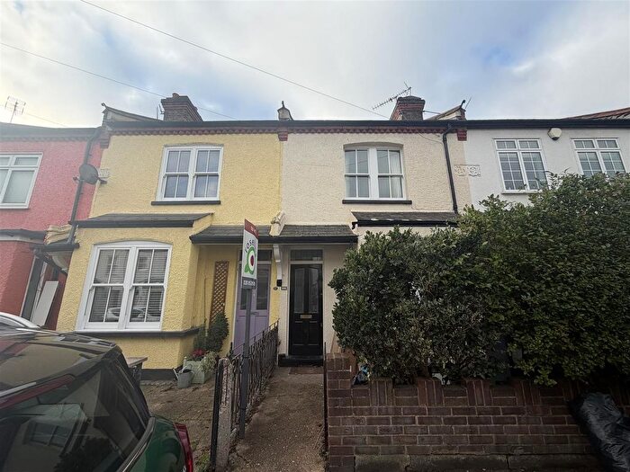 2 Bedroom Property To Rent In Stanley Road, London, E4