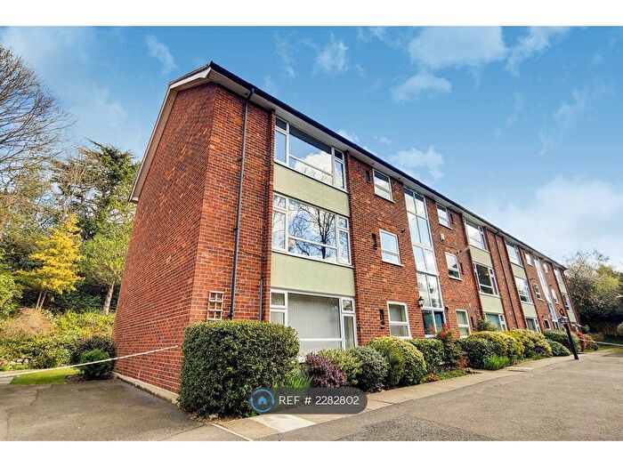 2 Bedroom Flat To Rent In Hatton Court, Chislehurst, BR7